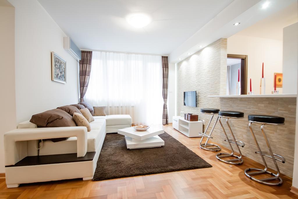 Apartments King Milan, City Center Belgrade Room photo