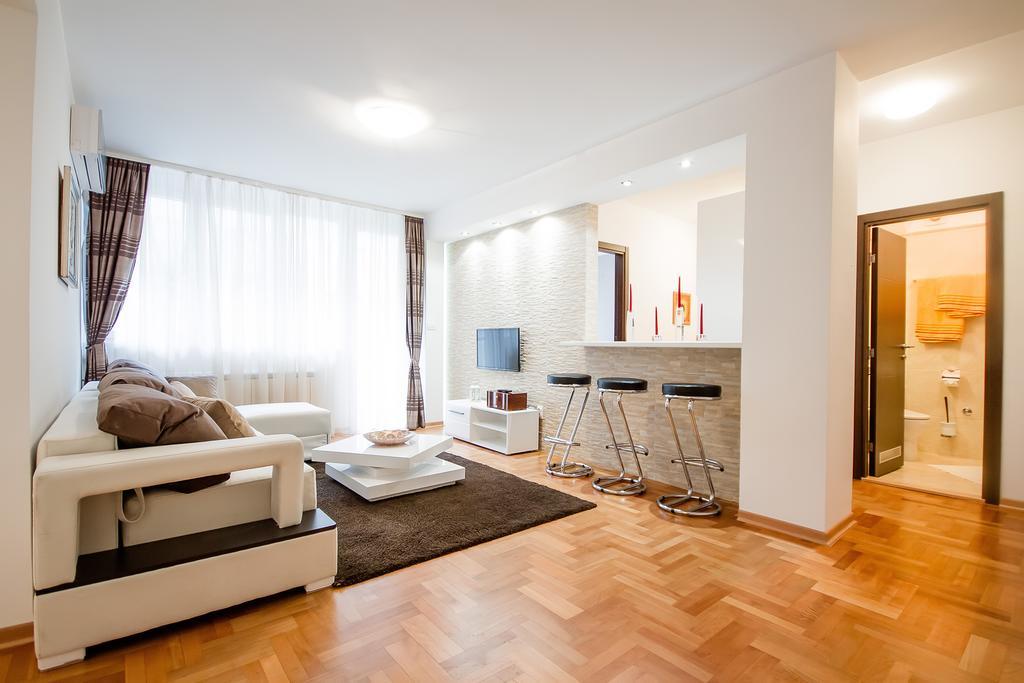Apartments King Milan, City Center Belgrade Room photo
